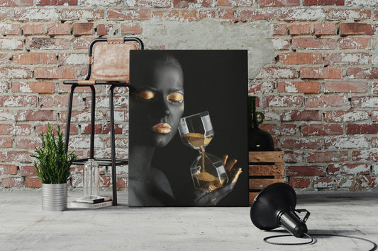 Канава с елегантен портрет на жена в артистичен стил – декоративно платно за стена